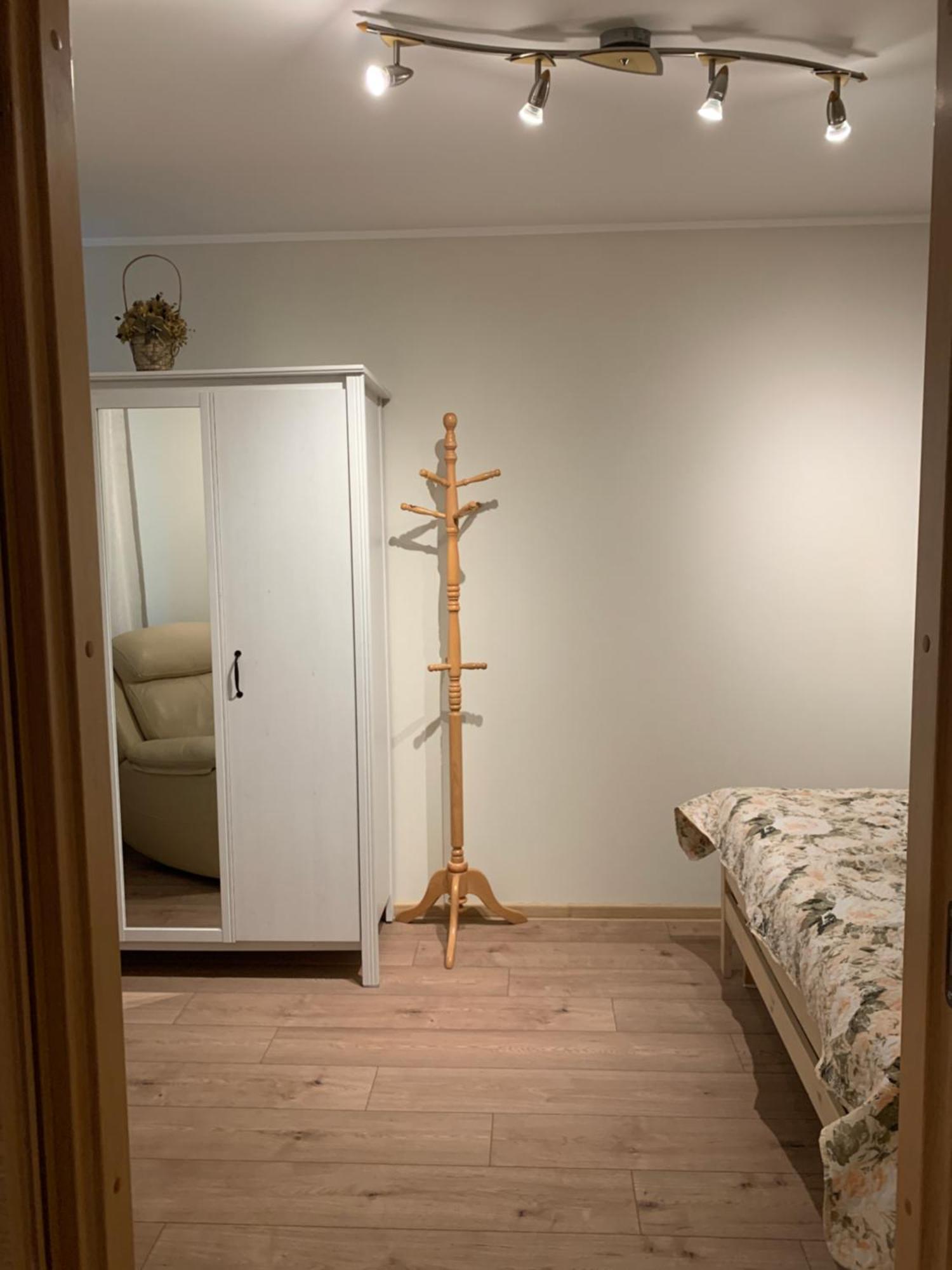 Dikol Two-Room Apartment-Self Check-In & Free Parking Near City Center Tallinn Extérieur photo